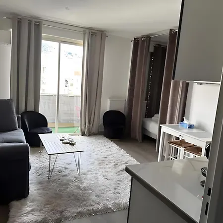 Apartment Palm Beach Right Next To The Sea
